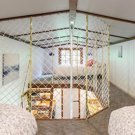 Villa Extraordinary Huts Ltd à Rye Extérieur photo